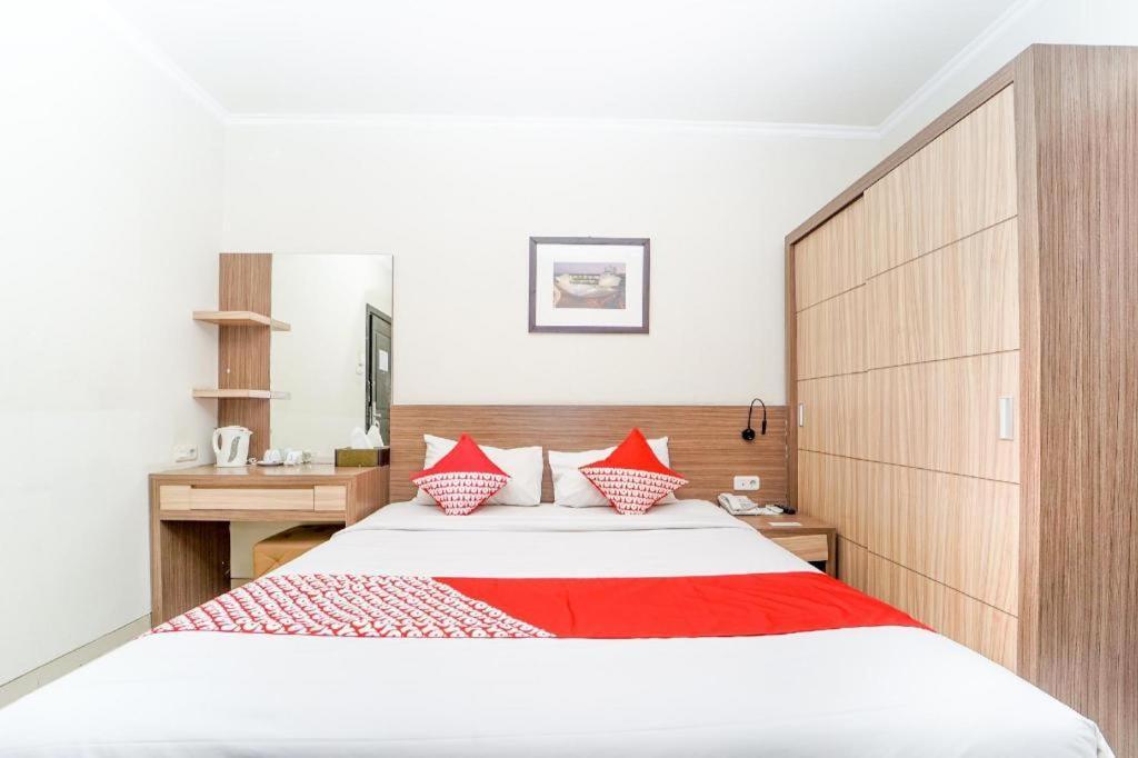 סוראבאיה Oyo 235 Maumu Hotel & Lounge מראה חיצוני תמונה