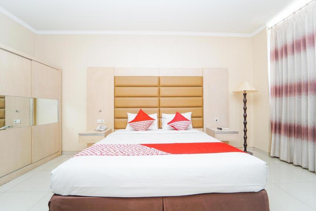 סוראבאיה Oyo 235 Maumu Hotel & Lounge מראה חיצוני תמונה