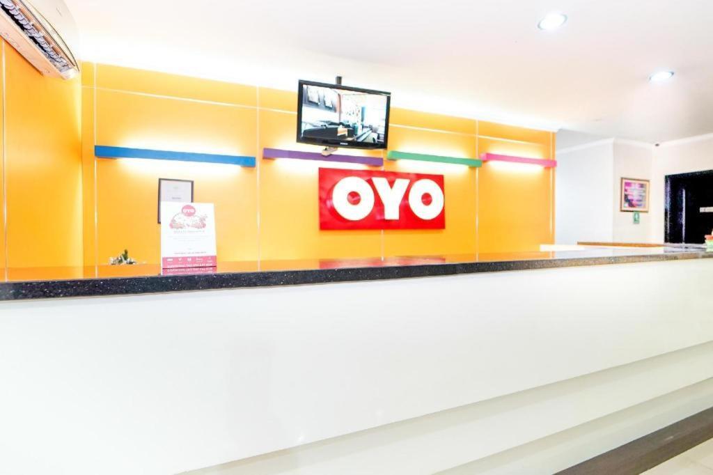 סוראבאיה Oyo 235 Maumu Hotel & Lounge מראה חיצוני תמונה
