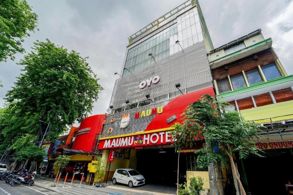 סוראבאיה Oyo 235 Maumu Hotel & Lounge מראה חיצוני תמונה