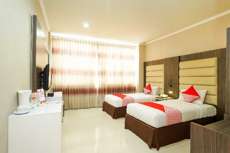 סוראבאיה Oyo 235 Maumu Hotel & Lounge מראה חיצוני תמונה