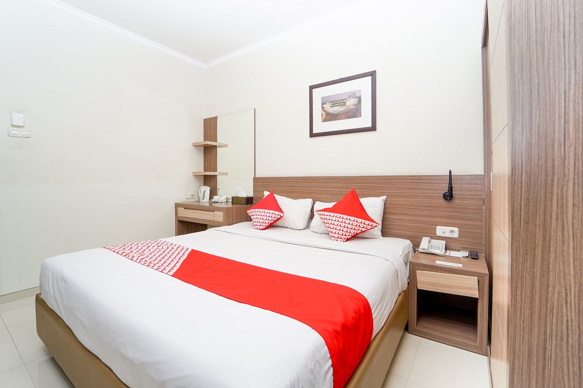 סוראבאיה Oyo 235 Maumu Hotel & Lounge מראה חיצוני תמונה
